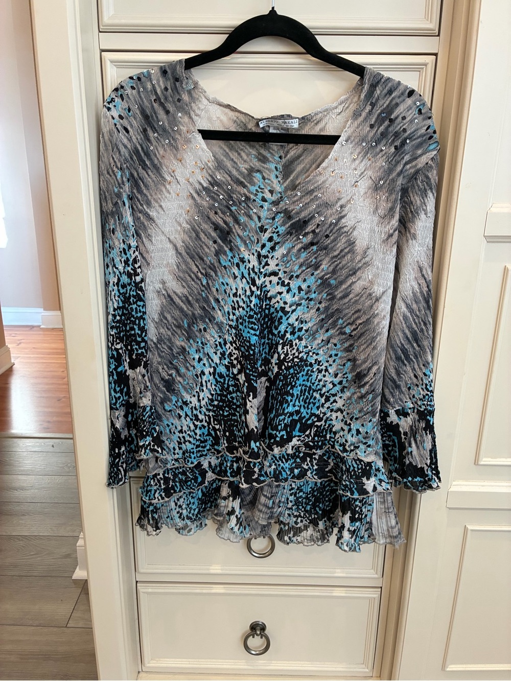 Alberto Makali Teal and Gray Beaded V-Neck Ruffled Hem Tunic